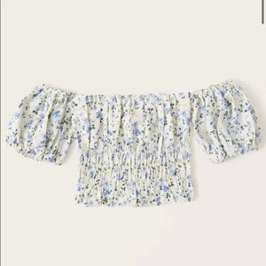 BNWT Abercrombie & Fitch Off-The-Shoulder Smocked Puff Sleeve Top Size S